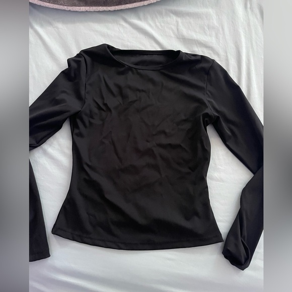 Elegant Black Long Sleeve Top - Picture 1 of 2
